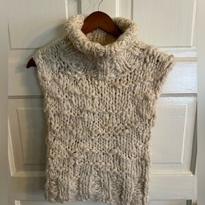 BCBG chunky knit top